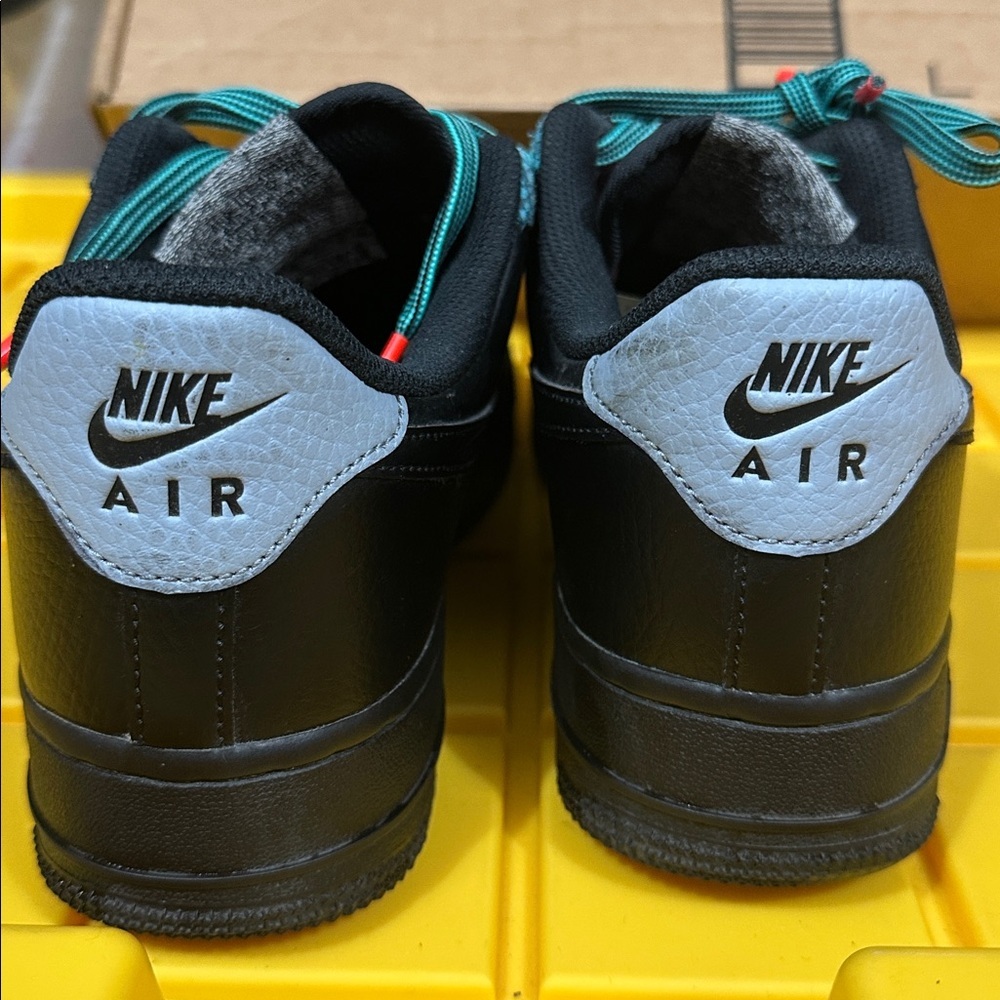 NIKE‎ AIR FORCE 1 '07 LV8 4 BLACK/BLACK-OBSIDIAN MIST CK4363 001 US MEN Size 7.5 - Picture 5 of 8
